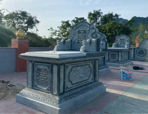 mộ 3