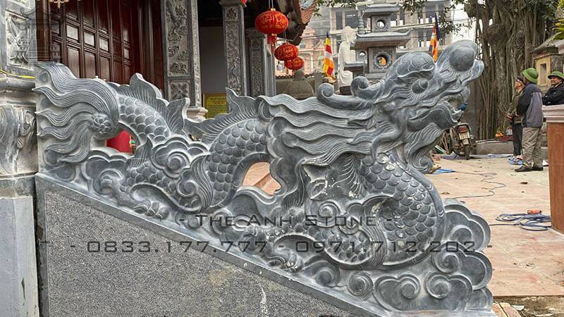99+ Mẫu Rồng Đá Phong Thủy, Rồng Đá Bậc Thềm Đẹp Cho Nhà Thờ 3 Rồng đá xanh rêu vô cùng đặc biệt với những đường hoa văn tự nhiên ẩn hiện đẹp mắt