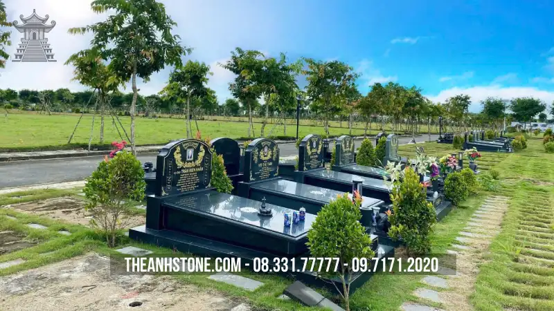 Nên chọn các loại đá làm lăng mộ như thế nào? Chi phí và chất lượng mỗi loại đá lăng mộ 2 Đá hoa cương (Granite )loại đá tự nhiên có độ cứng cao, vân đá độc đáo